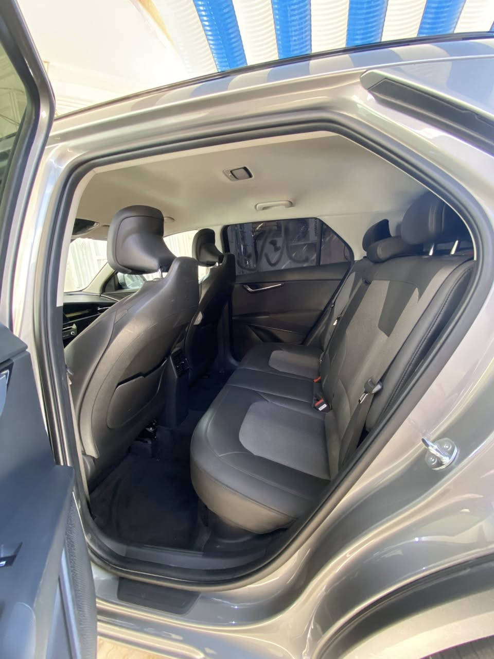 كيا نيرو هايبرد 2024 – نظافة عالية جداً بحالة الوكالة
‏هايبرد اقتصادية جداً

‏تفويلة تكطع تقريباً 850 كم

‏ماشة 5,000 ميل فقط

‏اللون رصاصي غامق

‏الضرر مثل ماموضح بدون دواخل 

‏

‏اهم المواصفات:

‏دخول ذكي + ترحيب

‏وضعيات قيادة: Eco / Sport

‏بصمة أبواب + تشغيل عن بعد

‏بطارية ليثيوم + بصمتين

‏هندبريك كهربائي بصمة

‏إشارات بالمرايا

‏شاشة كبيرة + كاميرا خلفية دوارة

‏ستيرن متحرك + شفتات

‏تحكم ستيرن جهتين

‏تبريد منفصل + تحكم من الشاشة + نظام تنقية هواء

‏كراسي تدفئة + كرسي كهرباء

‏Auto Hold

‏رادار أمامي/جانبي/خلفي

‏مانع تصادم + محدد مسار + تصحيح مسار

‏مثبت سرعة + مانع انزلاق

‏كشنات جلد ومخمل

‏مرايا رادار + نقطة عمياء

‏شحن وايرلس + شحن داخل الكشنات

‏شاشة أعطال + عداد ديجيتال

‏إنارة أمامية وخلفية LED + كشافات

‏إنارة تلقائية Auto

‏نظام صوت Harmon Kardon

‏أوامر صوتية + GPS + نافيجيشن

‏حساس إنارة – مطر – إنفاق – ضغط هواء الإطارات

‏تبريد قطعتين + قيادة ذاتية بالطريق

‏كندشن مركزي + USB + Type-C + حاملات أكواب

‏إنارة داخلية متغيرة بالدشبول + موسيقى ترحيبية 

‏أوتو لايت نهاري 

للتواصل / ***********‏
