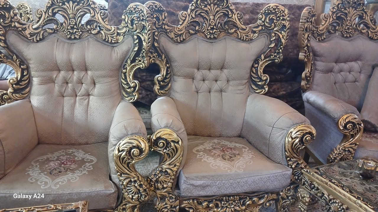 تخم عشر مقاعد السعر 450الف رقم الهاتف ***********
