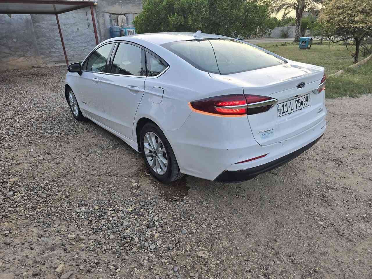 فورد فيوجن SE هايبرد ٢٠١٩ حجم المكينه  ٢٠٠٠ المواصفات:•رادار •حساسات خلفيه •بصمه •تحكمات ستيرن •شاشه كبيره •مثبت سرعه (كروز كونترول)•نظام الحفاظ على المسار •لايتات لد زينون•بلاجكتورات•كشنات 
كهرباء•كير ماوس•هاند بريك رمز باب سياره جاهزه اي نقص ما بيها رقم بغداد نكليزي بئسمي .  داخله كلين بدون حادث العراق بيها نص بنيد وجاملغ خلفي صبغ  السعر ١٣٠ لبيع او المراوس  عنواني قرب سجن ابي غريب  رقمي ***********
