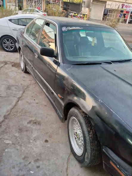 بي ام 525 مكينة كير نضيفات  راديتر  منظومة مي جديد  صدر خلفي امامي نضيف رقم انبار تحويل مباشر كهربائيات شغالة سيارة نقصها صبغ وترتيبات دواخل  مكان السيارة بغداد بياع.  اتصال ***********
