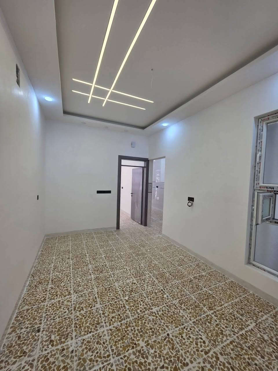 💯للبيع...for sale...للبيع💯
دار بناء حديث 2025 #معزول_عزل_تام
#موقع حي السماح الثانيه المربع الذهبي
#مساحة 110م واجهة 5.5م خمسة ونصف
🏨يتكون من طابقين معزول الطابق الاول عن الثاني
#طابق_الاول كراج مطبخ استقبال هول غرفت نوم صحيات
#طابق_الثاني مطبخ استقبال هول غرفت نوم صحيات بيتونه
#الدار_مصمم_على_الطراز_الحديث
سند طابو الزهور ملك صرف بأسم صاحبه الشرعي 
_________________
 مراجعة مكتب عمار الهزاع لتجارة العقارات الكائن في حي السماح سايدين بانزيخانة المشاعل قرب جامع طه 
📞***********
📞***********
