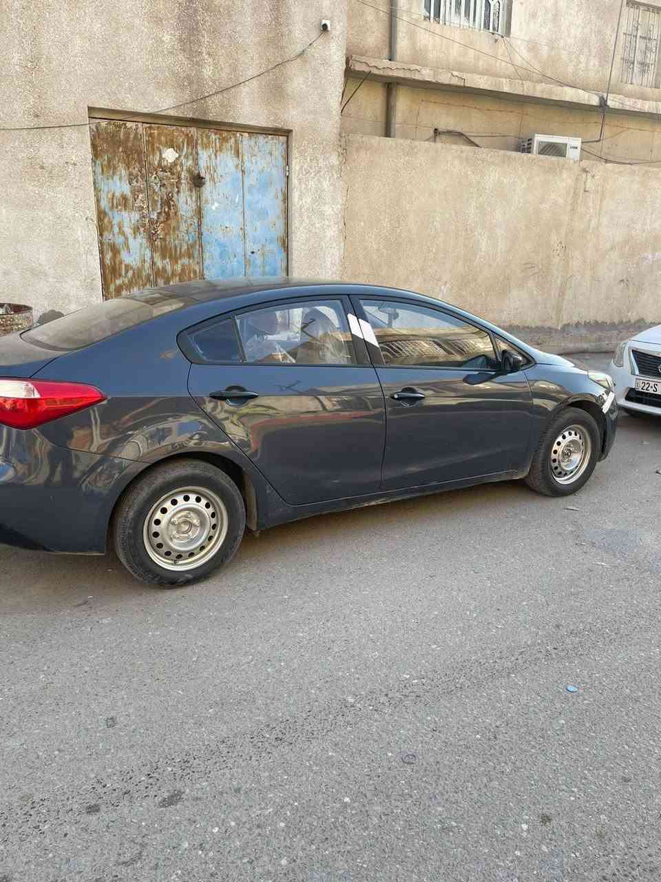 كيه  سيراتو   خليجي مديل 2016  كفاله  من الضربه ول صبق   بس الدوسه بيه خسفه  السياره حلوه  محرك  الف وستميه دوش    تبريد  شقال تدفه  حداديه  جديده  تايرات   جدد العنوان  البصره الرقم *********** السعر 118
