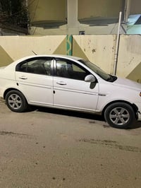 للبيع اكسنت دبدوب 2009مكينه ١٦ضررها مبدل بوند بس السعر100ورقة مكان الس...