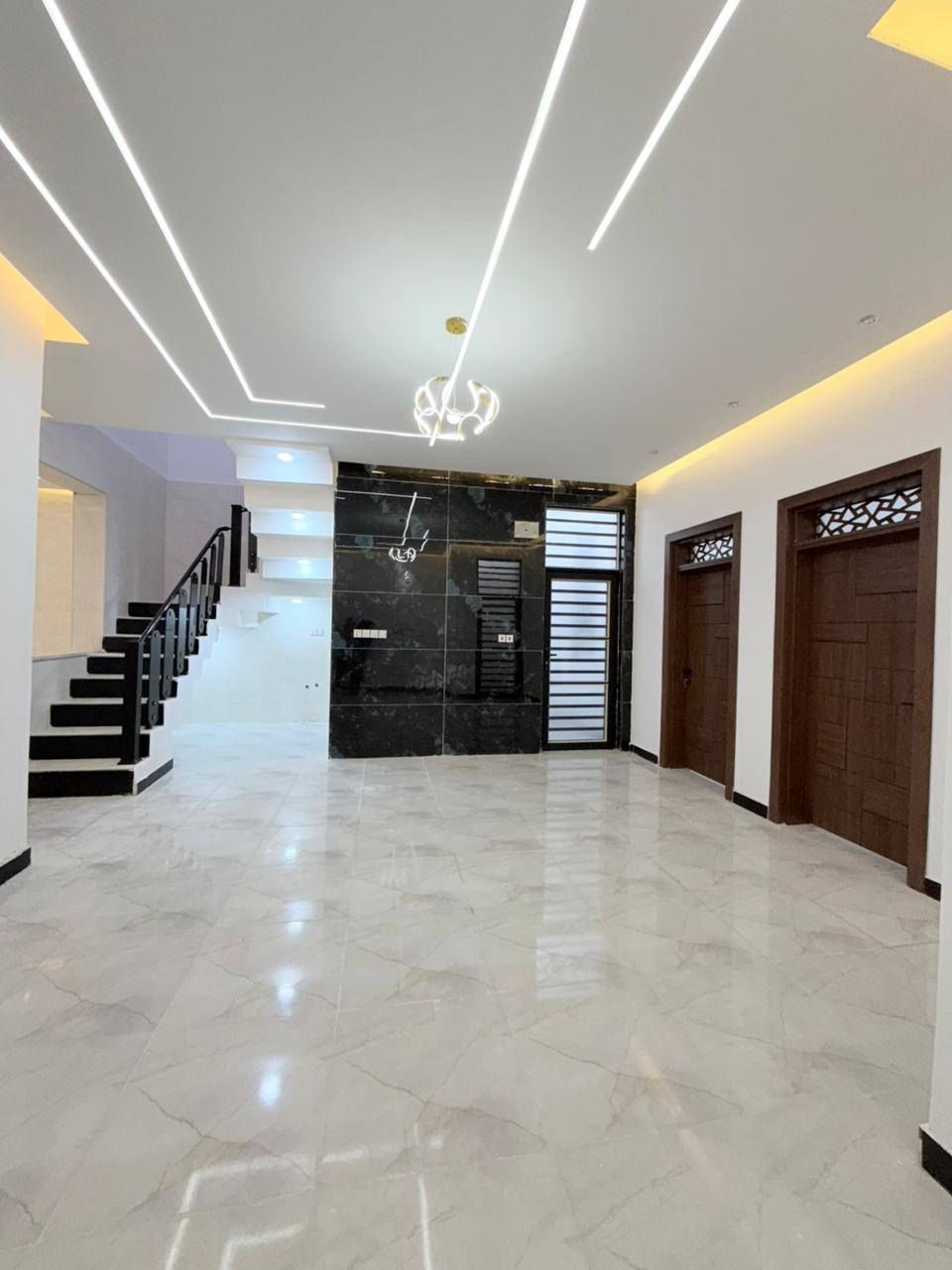 دار للبيع 🏡
شغل نضام تركي كلش مرتب👌🏻
150متر  #سند_25
بسعر 72 مليون #قابل_للتفاوض

غرفتين/صاله/مطبخ/صحيات 2/استقبال
كراج كبير/مكشوفه 
ماء/كهرباء/سوق/مدارس/تبليط #عرض_15

#ملاحضه_قرب_100م_للشارع_في_الخط_ألاول

الموقع 🏡 نجف/شارع الصب عمود 321
للتواصل
‏‪***********
