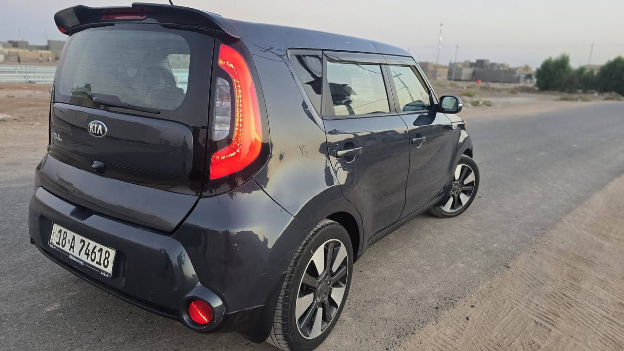 السلام عليكم 
كيا صول 2015 plus
سياوه حلوه وجديده وجاهزه من كلشي بأسمي 
ماشيه125mi
صبغ بنيد فقط بدون دواخل وصبغ قليل مسطره الجنطه 
118$وبيها مجال بسيط 
***********
