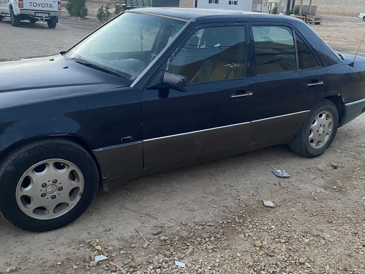 سلام عليكم مرسدس البيع سنويه ٢٧رقم بغداد موديل ٩٠محرم بطه ٣٠٠٠ مكان ديال بلدروز ***********
