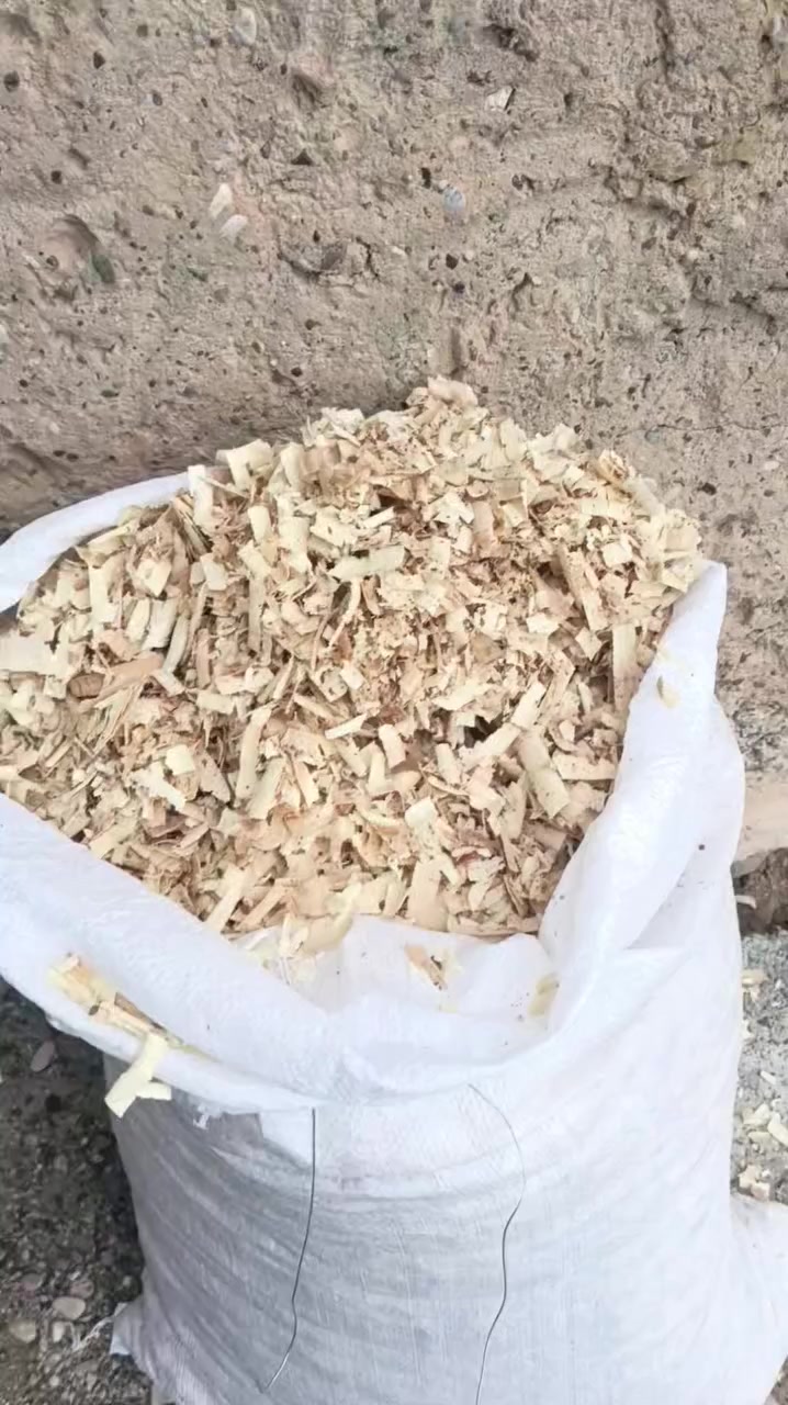 نشاره مال دواجن اكو توصيل للدواجن تلعفر ***********
