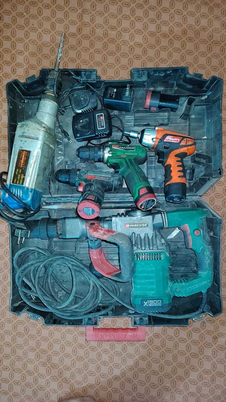 دريلات وكوسره مستعملات نظاف مداخلات تصليح الكوسره زغيره دريلات 12 فولت عدد 2 واحد لقمه واحد فتح وشد ودريل تزريق حايط وحديد ودريل همر قشار الماني نظيف للبيع كلمن وسعره عالفحص كليتهنكوسره 25الف
دريل12فولت الاخضر 20 الف
دريل 12فولت لقمه  البرتقالي 30 الف 
دريل قشار الماني سعر 50 الف


**إذا كنت صاحب هذا الإعلان وتريد حذفه لأي سبب، رجاءا أرسل رسالة إلى الدعم الفني**