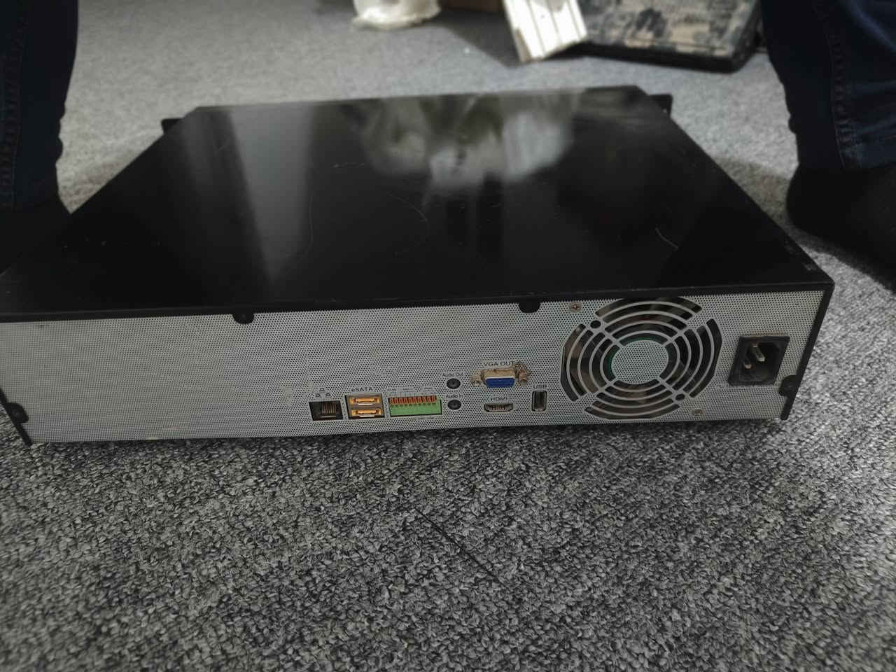 Nfr
36 كامرة 
يدعم الذكاء الصطناعي 
يدعم 4k
بي هواي شغلات قيم واخذ
***********
