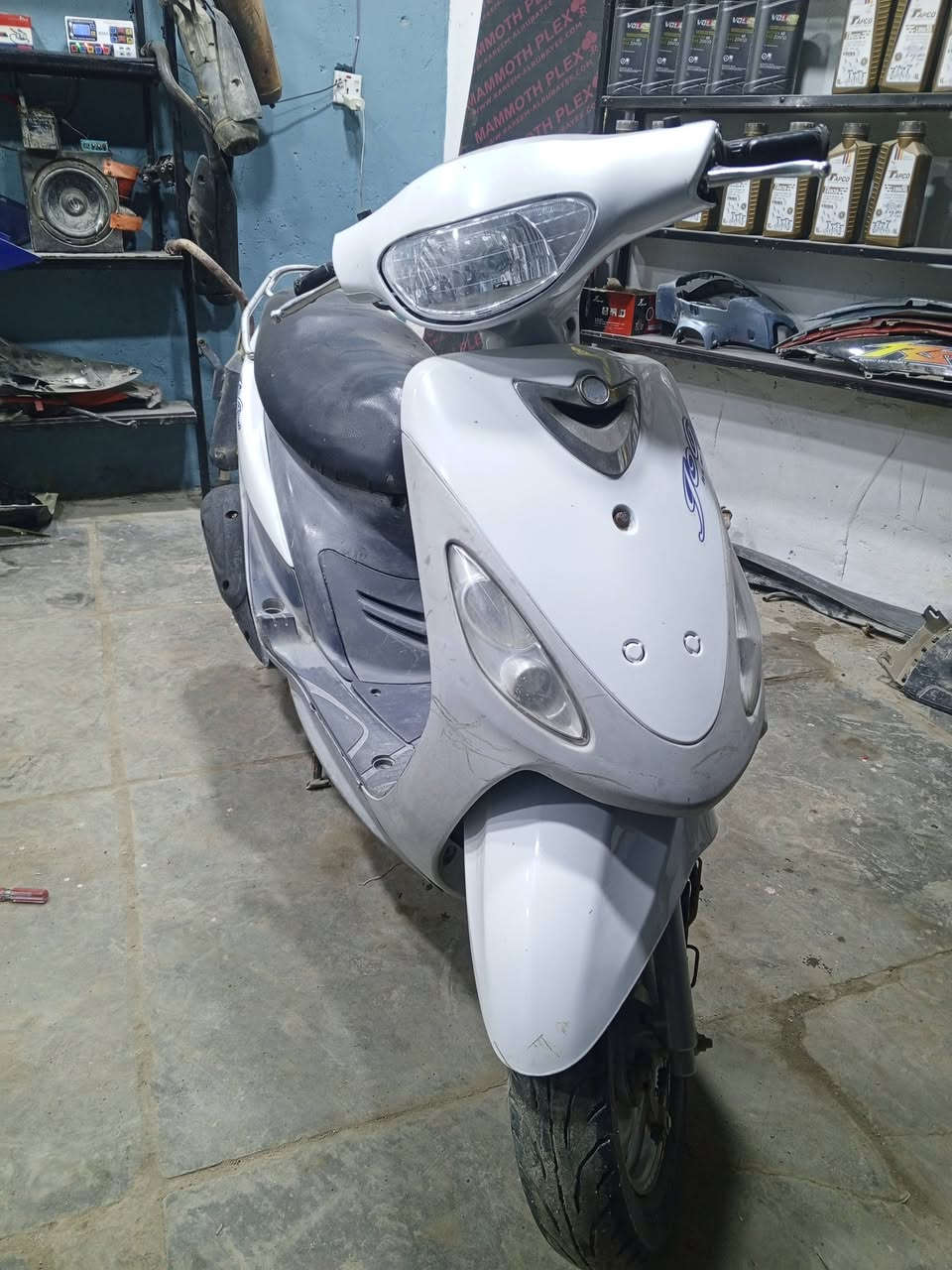 سلام عليكم دراجه ماكس منغولي للبيع  السعر 650 وبيها مجال حك الجيه مفتوحه فقط ولفات الرقم ***********
