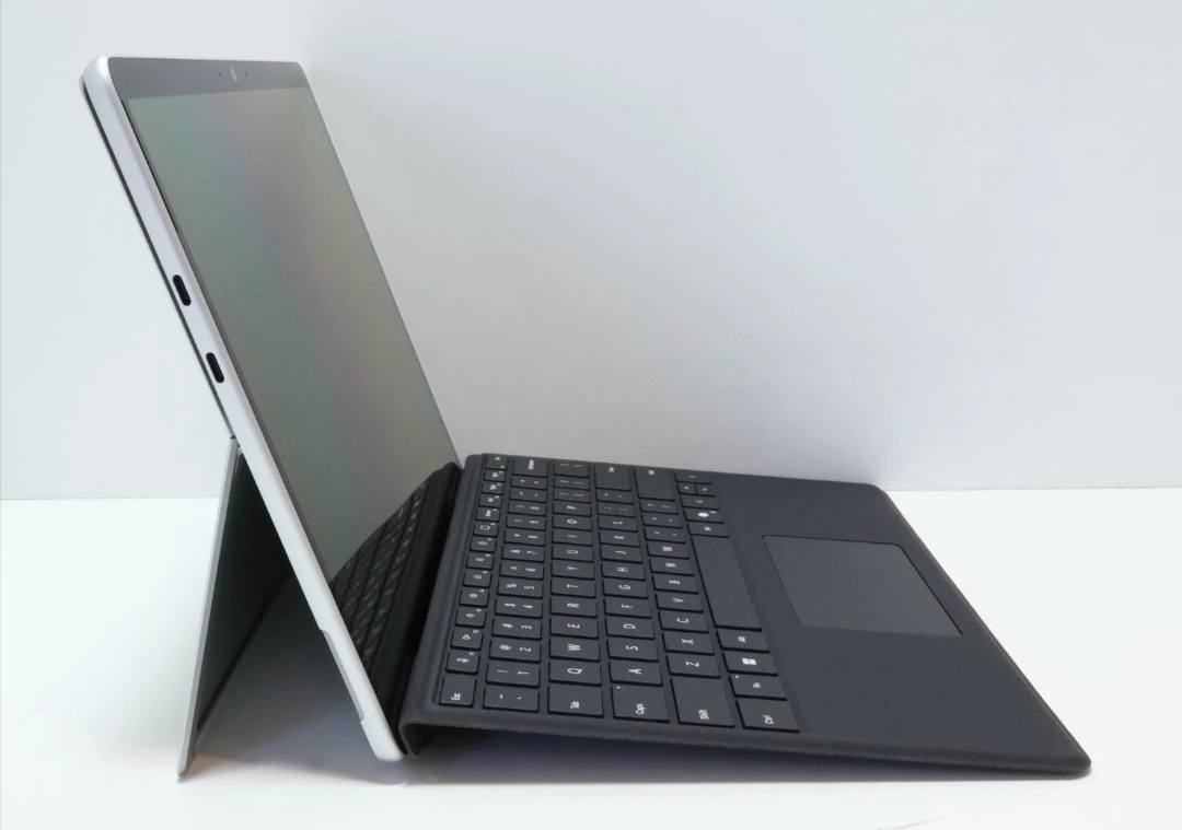💎 Microsoft Surface Pro 11 – أقوى إصدار بمعالج خرافي جديد
*********** واتساب

المواصفات :
⚡ المعالج: Snapdragon X Elite أداء سريع + بطارية جبارة 🔋
🖥 الشاشة: OLED ألوان نارية ودقة عالية تخليك تعيش التجربة
🧠 الرام: 16GB
💾 الخزن: 1TB SSD سرعة ومساحة بدون حدود

🎁 البكج كامل:
✔️ تاب
✔️ كيبورد أصلي
✔️ قلم أصلي
جهاز عملي للدراسة 📚 والشغل 💼 والمونتاج الخفيف والتصميم
خفيف – أنيق – بطارية تدوم ساعات طويلة🔥

💰 السعر: 1,450,000 دينار عراقي فقط
إذا تريد جهاز فخم يجمع بين التابلت واللابتوب بأداء جيل جديد… هذا اختيارك الصح
