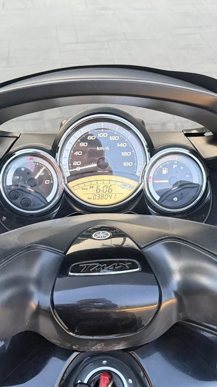 تي ماكس ١١كفاله عامه  ماشيه ٣٨سويجين طالعه من اياد قبل ٤اشهر بيه جامه او مري او قباقه مال كلاجات يدات  بريك او بانزين  بكلايت لد  دشبول ابيض وياله مال وايت ماكس    سعر اتصل ***********/***********
