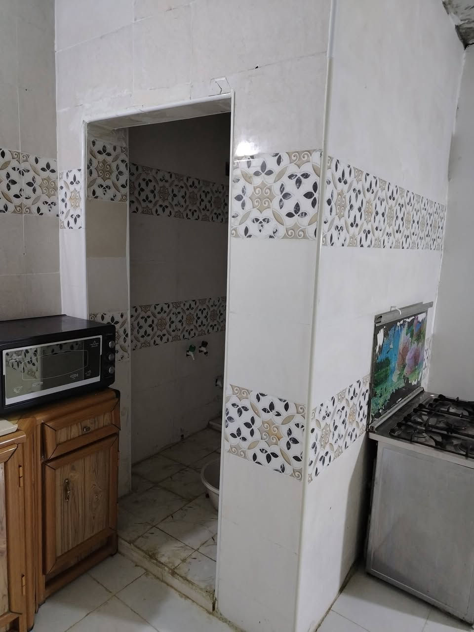 مشتمل البيع في الحكيم موقع ممتاز قريب على كهوه مال كونيش مساحه154 بيت بناء جديد مرقم بلديه تحويل ثاني يوم بيت سكف سندويش اصلي سراميك لابخ وابيض بيت جديد بس طرمه ما صابه
***********
