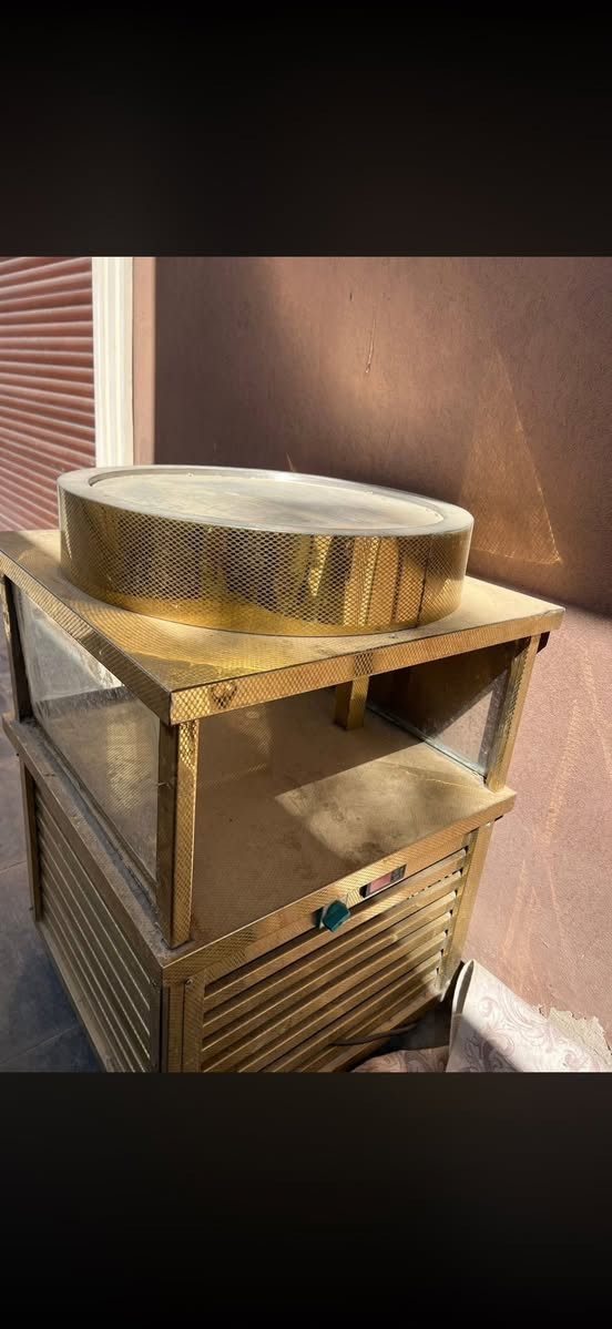 مكينة صاج ايسكريم
مستعملة شي قليل تجمديها درجة اولى 
***********
***********
