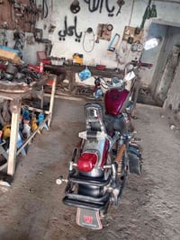 فيراكو ٢٥٠ للبيع او مراوس سعرها ٦٠٠ وبيها مجال 07775048823