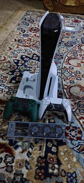 السلام عليكم ps5سلم اوربي
مساحه التخزين 1تيرا
ويا يدتين اصليات +قاعدتين تبريد وقاعد شحن اليدات 
كارتونه مالته موجوده سعر 675 وبي مجال مكاني بغداد مدينه الصدر قطاع 7 للاستفسار واتساب ***********
