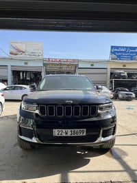 جيب لاريدو • ٢٠٢٣ • كاميرا دوارة