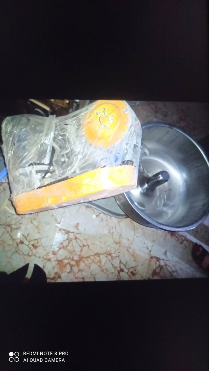 السلام عليكم 
غراض مطعم للبيع نظيقات جدا

جدر كنتاكي نظيف جدا وشغال
عجانه ستيل نظيفه جدا 

***********
***********
