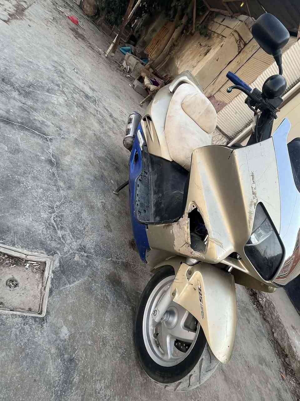 متوفر فورزه 06 للبيع لنضافه مثل ما واضح بل صورة او يحتاجله ترتيبات قليله شغال نكر سلف وطلع بدون اوراق لسعر 350 الف او بيه مجال لمكان ديالى مقداديه شهربان ‏‪0771 963 7012‬‏ بي واتساب ما متواجد خاص ماسنجر
