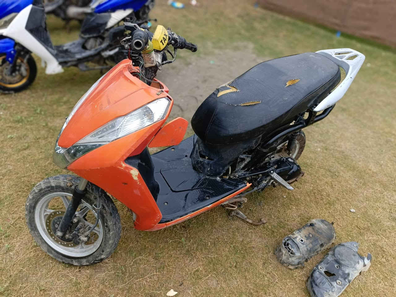 سلام عليكم
متوفر 3 دراجات  +
 شاصي مع ملحقاته 

اي استفسار تفضل خاص 

المكان النجف


**إذا كنت صاحب هذا الإعلان وتريد حذفه لأي سبب، رجاءا أرسل رسالة إلى الدعم الفني**