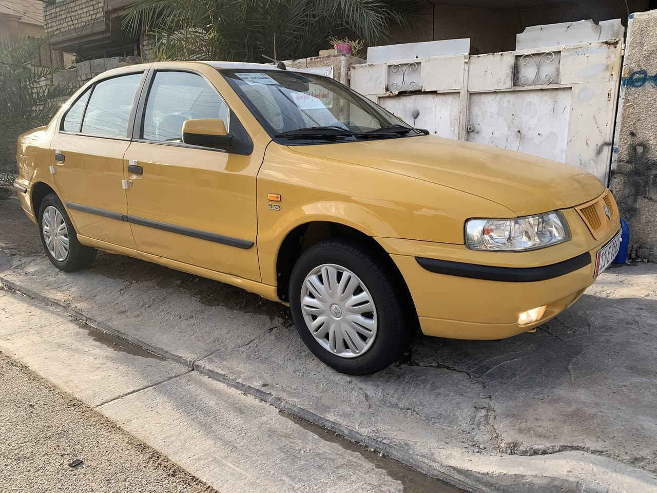 سلام عليكم سمند ٢٠١٢ سياره كولش جديده وضع الشركه سويجات ثنين كتلوكات ماشيه ١٢١حقيقي كيرميكنه بلادي ومكفولات صدر امامي خلفي جديد تدفئه تبريد تمام تراي ناعم مال زيرو مابيه قطرت خياس مصفره هيئه وغرامات سنويه ورقام جدد انكليزي بسمي تحويل مباشر 
بيه صبغ اباب لسايق جوه لمرايه شي كولش قليل وبارد يم لماصده مال جاملغ صفحت لسايق ولباقي كفاله لسعر ٥٨ وبيه مجال  العنوان بغداد البياع 
***********
