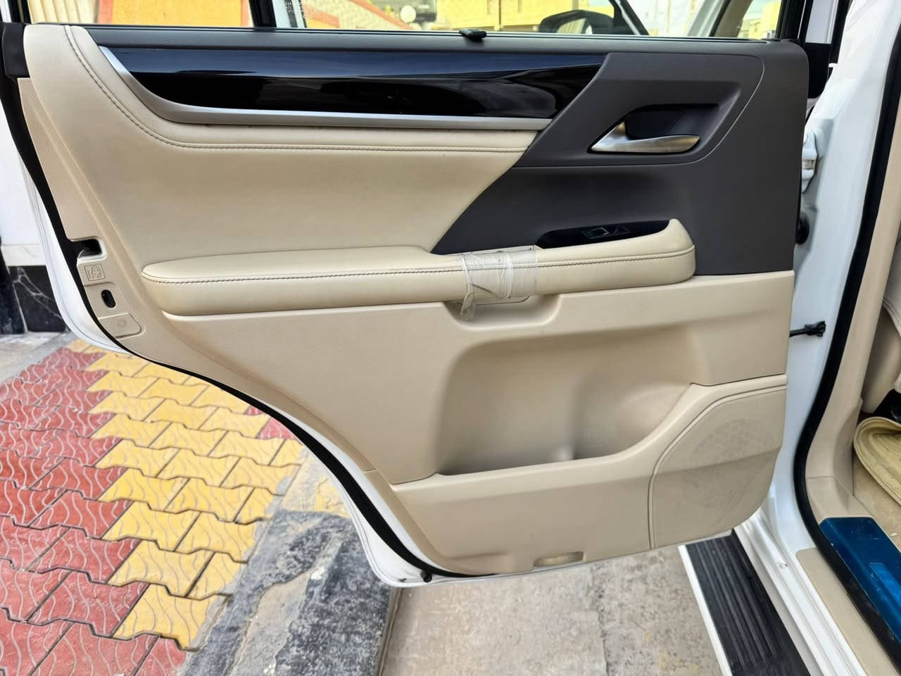 لكزز لبيع موديل 2016 محدث 2021 لون ابيض السعر ٥٨ الف دولار وبي مجال وهذا سونار وهاي صور سياره 
***********
*********** 
رقم اربيل
