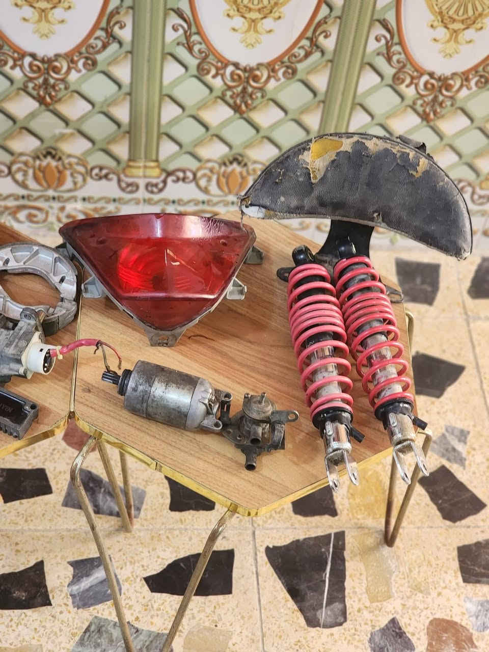 السلام عليكم غراض للبيع قيم بما يرضي الله واخذ مكاني بغداد وياهن ضفيره مال ثعلب هيه والعقل بلاديه
***********
السلام عليكم غراض للبيع قيم بما يرضي الله واخذ مكاني بغداد وياهن ضفيره مال ثعلب هيه والعقل بلاديه 
دبلات امامي وخلفي بلاديات مال ثعلب
