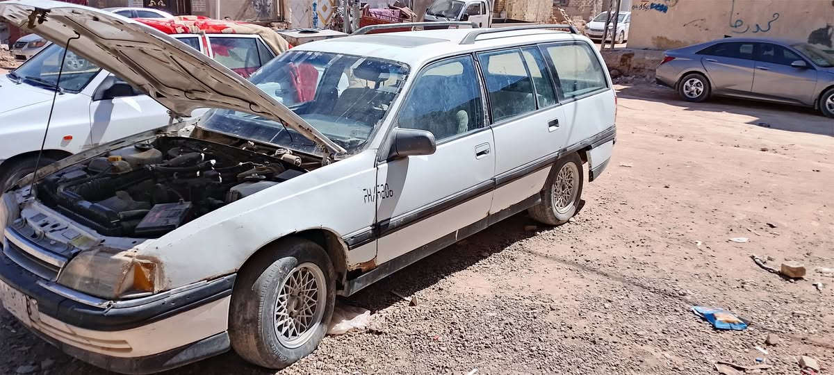 سلام عليكم  اوبل اوميگا موديل 93 للبيع او مراوس مع سايبه او بيجو للاستفسار اتصال على الرقم ***********
