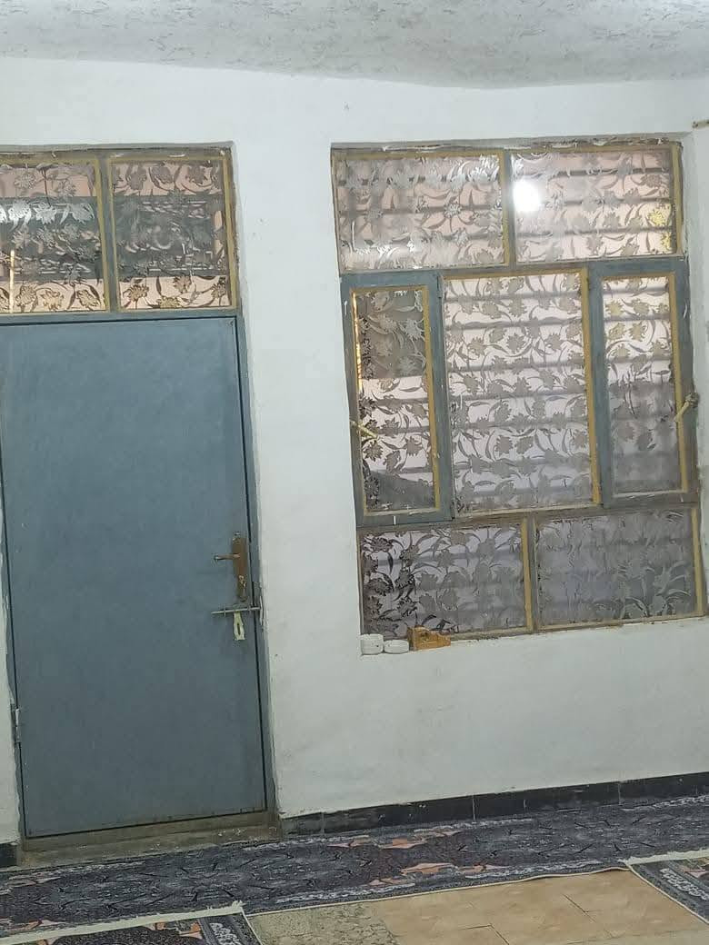 السلام عليكم
🛑 دار للبيع مساحة 200 متر 

متكون من : 

1_ استقبال 

2_ مطبخ

3_ غرف نوم عدد 5

4_حمام عدد 2

والدار قابل للتفاوض 

عنوان البيت النهروان / منطقة الـ 7000 عـ البرة 

قرب وكالة علي شاكر الوكيل 

للأستفسار عن باقي التفاصيل 

الاتصال على هذا الرقم *********** 
متوفر بيه واتساب أيضاً
