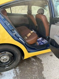 عارض سياره للبيع انتره موديل ٢٠١٧ حادثها بس الحافه مالت البنيد بدون أي...