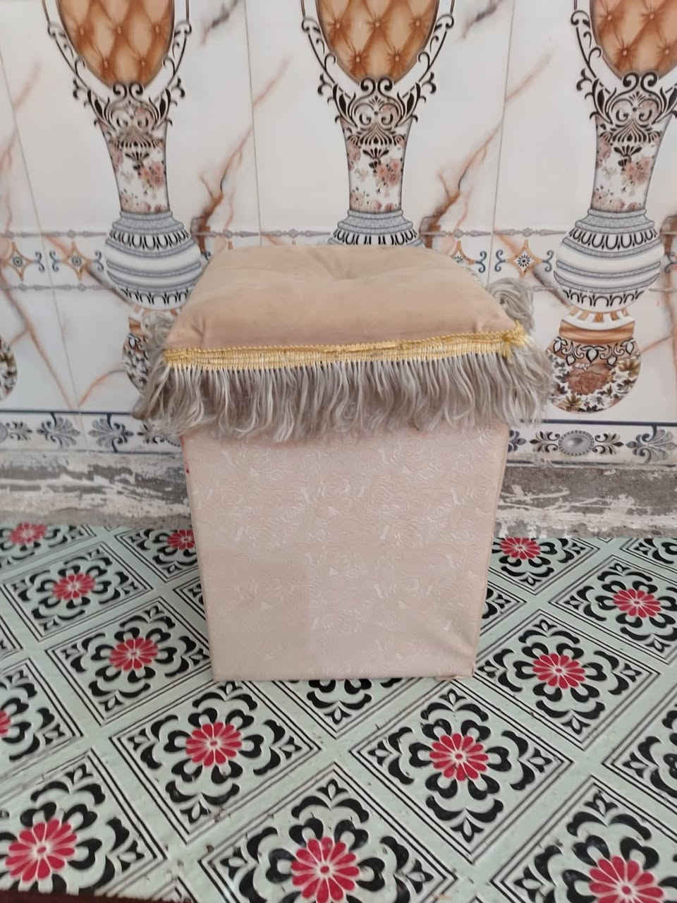السلام عليكم هاي الغرفه مامستخدمه هواي صارلها 3شهر الله شاهد واريد ابيعها الغرفه 6باب صاج عراقي مثل ماشفتها بلصور هاي الغرفه مكاني كوت تصل وتدلل الغرفه سعرها 600وبيها مجال حق جيه رقم ***********
