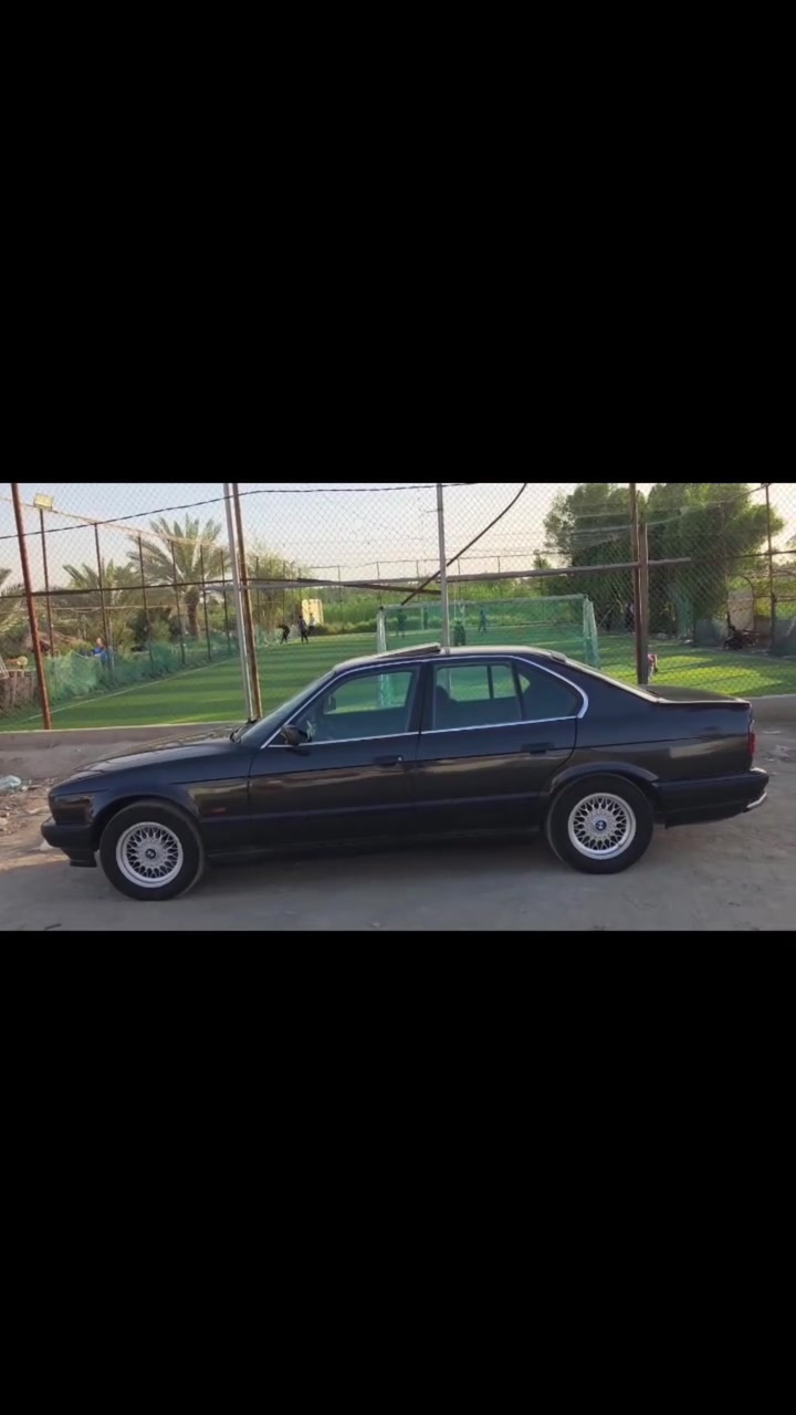 Bmw 525i.   ***********
