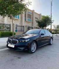 BMW 530i 2024 كلين تايتل  مواصفات لاكجري لاين  رقم اربيل سنويه بأسمي  ...