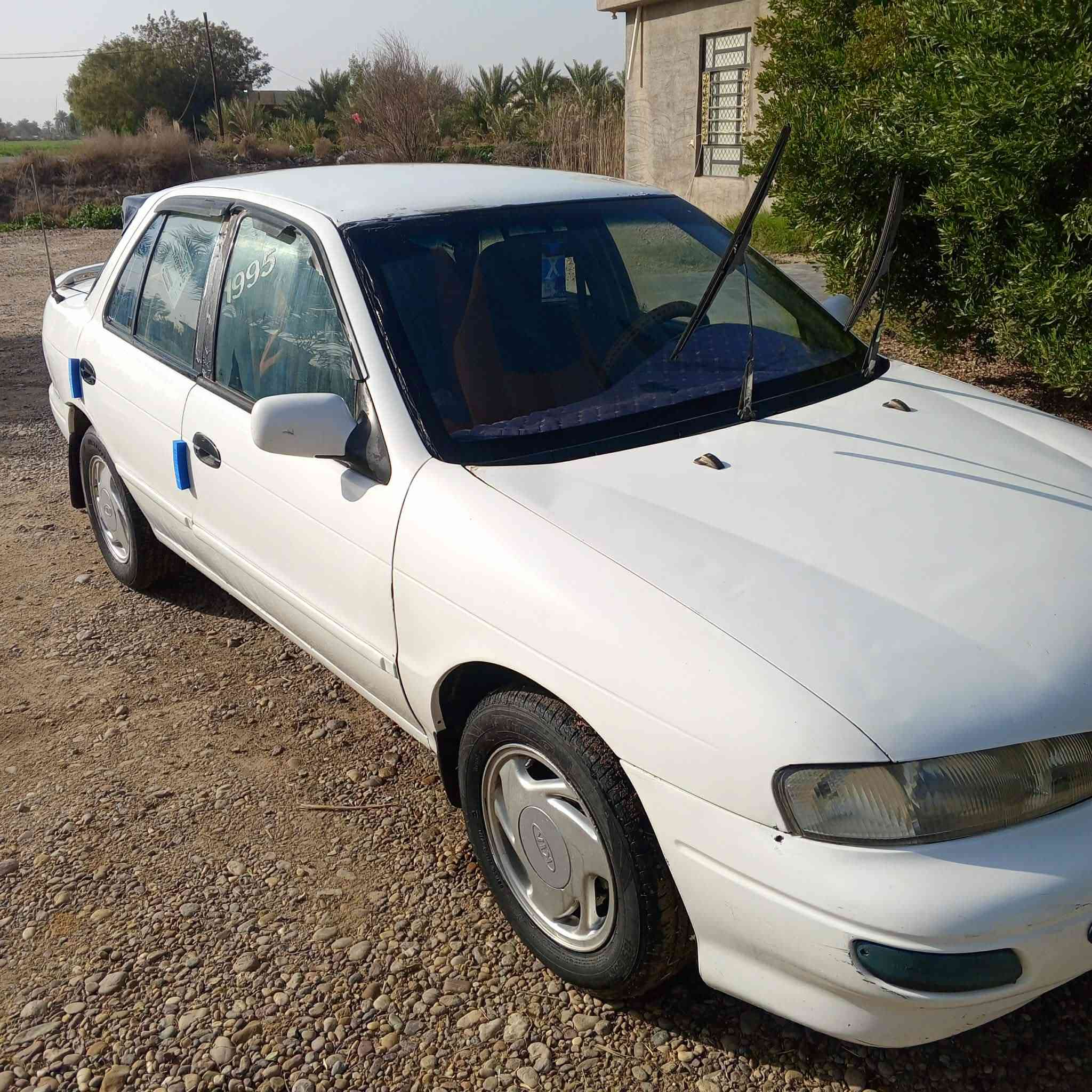 السلام عليكم سيفيا للبيع موديل ٩٥ قماره وجنطه وبنيد بلاديه مصبوغه حزام مكفوله من الضربه والكص والخياس 
 كير ومحرك  مسكرعلى الفحص تخم تاير صدر امامي خلفي جيد اربع دسكات
كهربائيات كلها شغاله
كيج حماوه وعداد سرعه والرون وكيج البانزين كلها شغاله وعلى الفحص والدشبول جديد ومابيه اي ضرر
سنتر لوك جديد وعلى البصمه
اربع جام كلها شغاله
سياره متعوب عليها ومال جناي وباسمي تحويل مباشر 
السعر ٣٧ ورقه وبيها مجال للشراي 
 بغداد ابو غريب ابراهيم بن علي
اتصل وتدلل واتساب *********** كورك ***********
