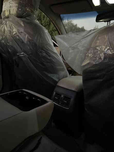 السلام عليكم 
للبيع كيا كدينزا - Kia Cadenza

وارد خليجي مديل2011

فول مواصفات

محرك 3.5دوش

بانوراما قطعتين

تبريد قطعتين

مري شفط +ترحيب

مقاعد جلد +كهربائي

حساسات امامية 

وحساسات خلفية

ترحيب داخلي فول تحكمات استيرن

كشافات 
بردة بلادية 
بعد مواصفات كدينزا معروفه

ماشية130k

الصبغ فقط هلال الجاملغ الخلفي وبارد حك شبر جداً بسيط في بنيد عند لايت عكس سائق غير هذه مكفوله من لحادث والعيب الشرعي 

السيارة جاهزه بفضل الله عدى ملاحظات جداً بسيطة رقم أربيل تحويل او وكالة اني جاهز 

السعر (116)وبيها مجال للشراي 

مكان السيارة بغداد حي جهاد 

***********

***********
