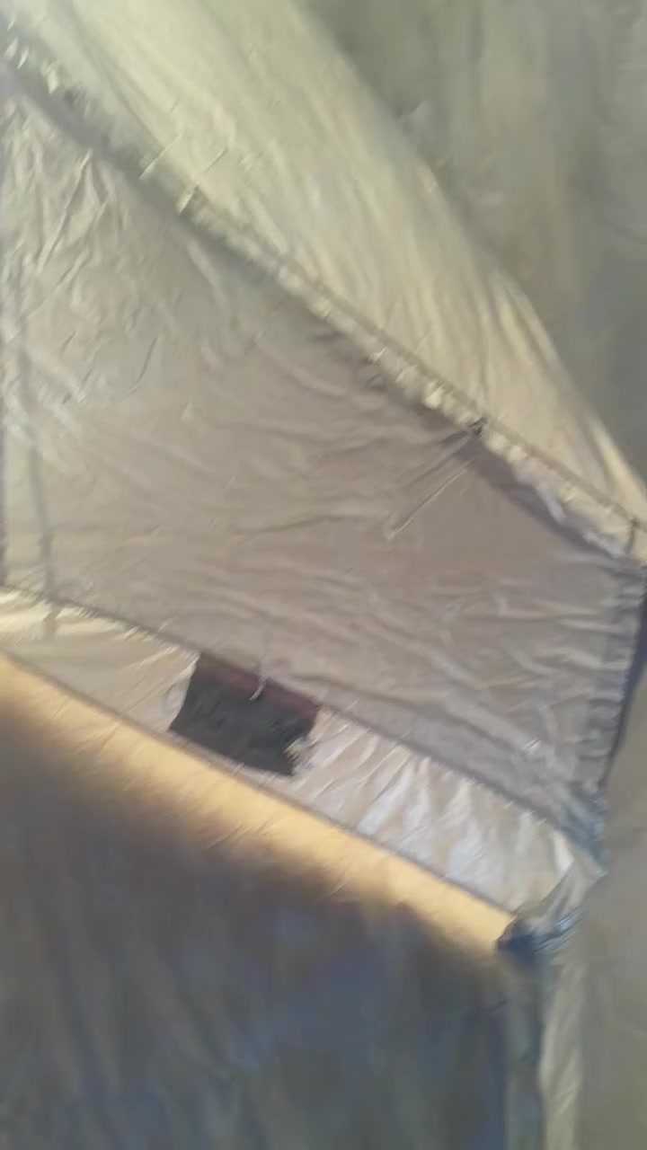 خيمه نفخ بهذا الشكل عملاق عل اول تم ١٥٠ الف (بيها زرف صغير داخلي ومصلح )
***********
