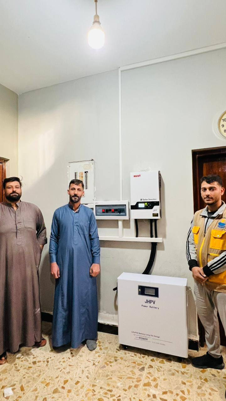 تم بحمد الله تنصيب منظومات طاقه شمسيه من شركة قوة الشمس بإدارة بهاء الحساني ***********
والاستاذ احمد اسماعيل خليل ***********
ضمانات
ضمان البطاريه ٥ سنوات
ضمان انفيرتر ٢ سنه
ضمان الالواح ١٥ سنه
يوجد نقد
ويوجد أقساط ع ماستر كارد الرافدين
