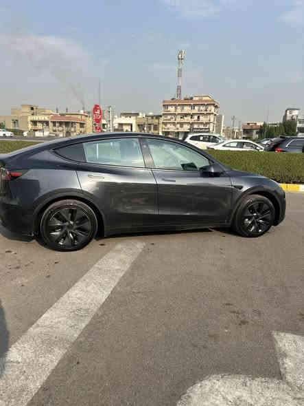 السلام عليكم 
تسلا مودل واي |Tesla Model Y 

سنة الصنع :2024 

السيارة تك ماطور لونك رينج ماشية 27 الف ميل

اونلاين 

مواصفات التسلا معروفة

موجود بيها اوتو بارك

السيارة حادثها حلو وسعرها حلو

فقط البنيد مبدل

***********
