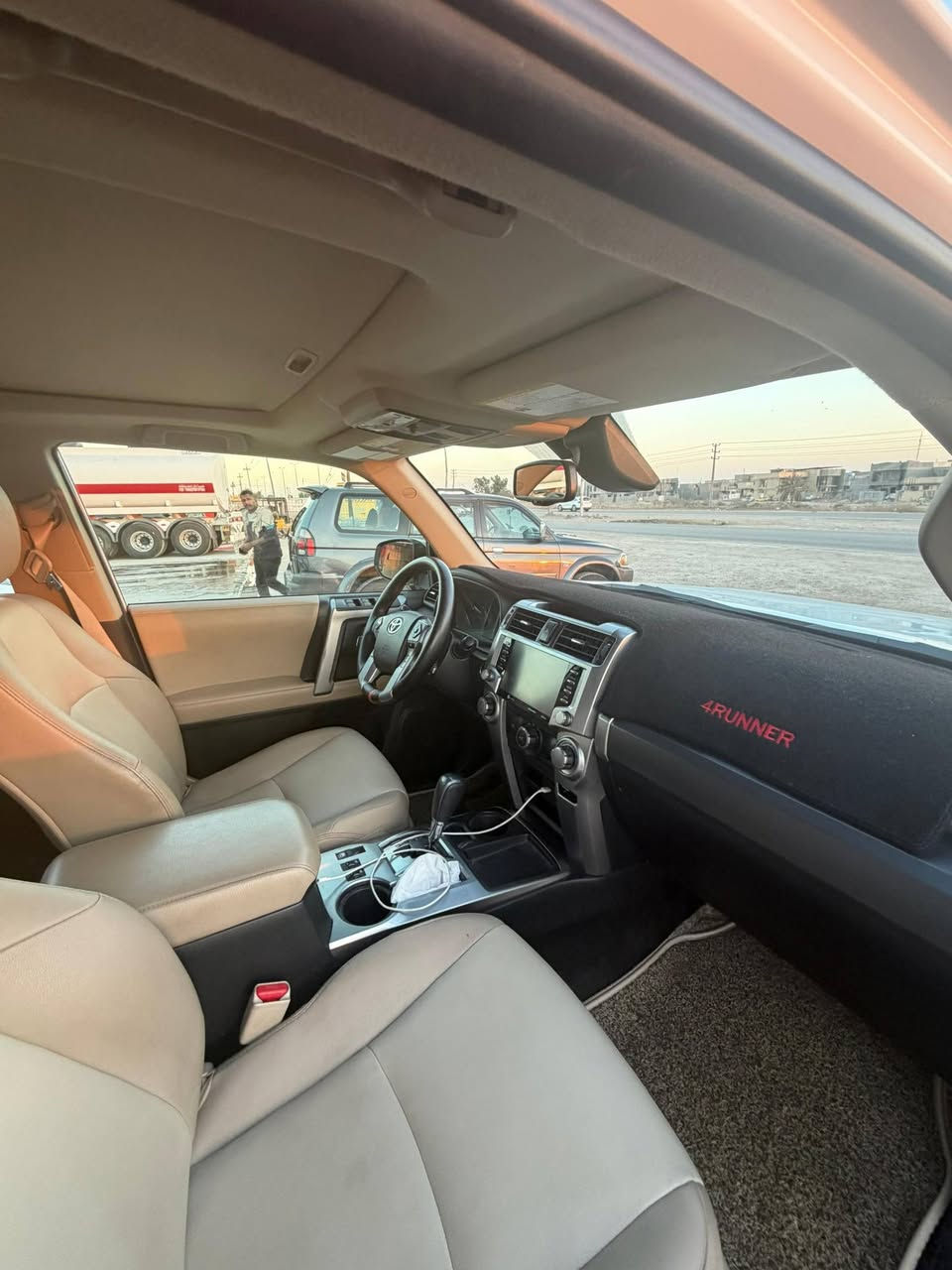 السلام عليكم
للبيع  تيوتا فورنر 2023
SR5 بريميوم 
تو ويل 
رادار تحديد مسار اوتو بريك
نقطه عمياء اشاير بالمري 
قطعتين تبريد 
5 راكب
حادثها تبديل جاملغ امامي مع تعديل البنيد بارد فقط بدون دواخل الدوسات والتخم ويل وتاير بلادي 
جاهزه من كلشي بدون اي نقص 
داخل جلد 
فتحه سقف
الرقم بغداد تحويل بأي وقت 
السعر ٣١٥ وبيه مجال 
 للاستفسار ***********
***********
