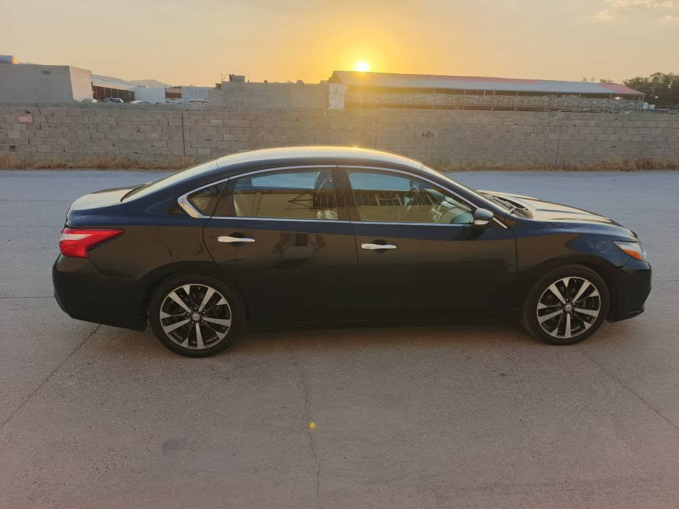 ✅ کوشن جلد
✅ شاشەی  + کامێرای دواوە
✅ گێڕی ئۆتۆماتیک و عادی (Manual Mode)
✅ گێڕی سوکان (Cruise Control)
✅ ٤ تایەی نوێ
✅ تەعدیلی خێرایی (Cruise Control)
✅ سەیارەکە کامل سێرفز کراوە و ڕۆنی مەکینە و هایدرۆلیکی گێری تازە گۆڕاوە   
📩بۆ پەیوەندی کردن (***********) فایبەر+واتس ئەپ دخان, السليمانية
