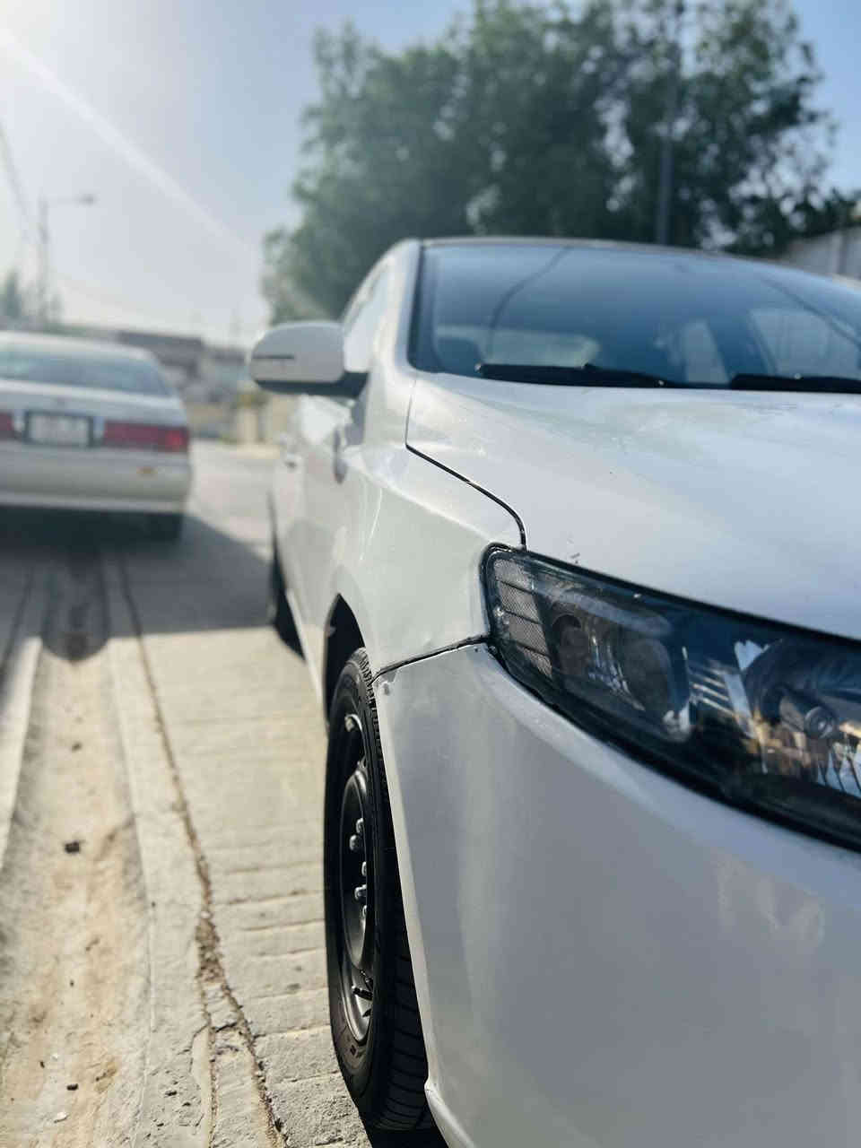 سلام عليكم 
من رخصت الادمنه 
سياره للبيع
سيراتو موديل 12 فول خليجي مواصفات  بصمه  فتحه 
سياره جديده  كشره نضيف كلش ال شاهد  دواخل مرتبه 
سياره  بيه طختين خفيفات 
وبنيد  مبدل  السياره شبه مكفوله تبريد ثلج 
مكينه نضيفه  شرط الفحص
 والكير شرط الفحص 
محرك 4سلندر 
اشاير مري 
                                          السياره مستعجل على 
                                                بيعتها  ماتنباع بهيج 
                                         سعر بلا ش
مكان بغداد 
شاشه السياره 
لايتات جدد 
سنويه ساقطه 18
السياره خير من الله جديده نضيفه شرط 
الرقم ***********
السعر 96 وبيها مجال
