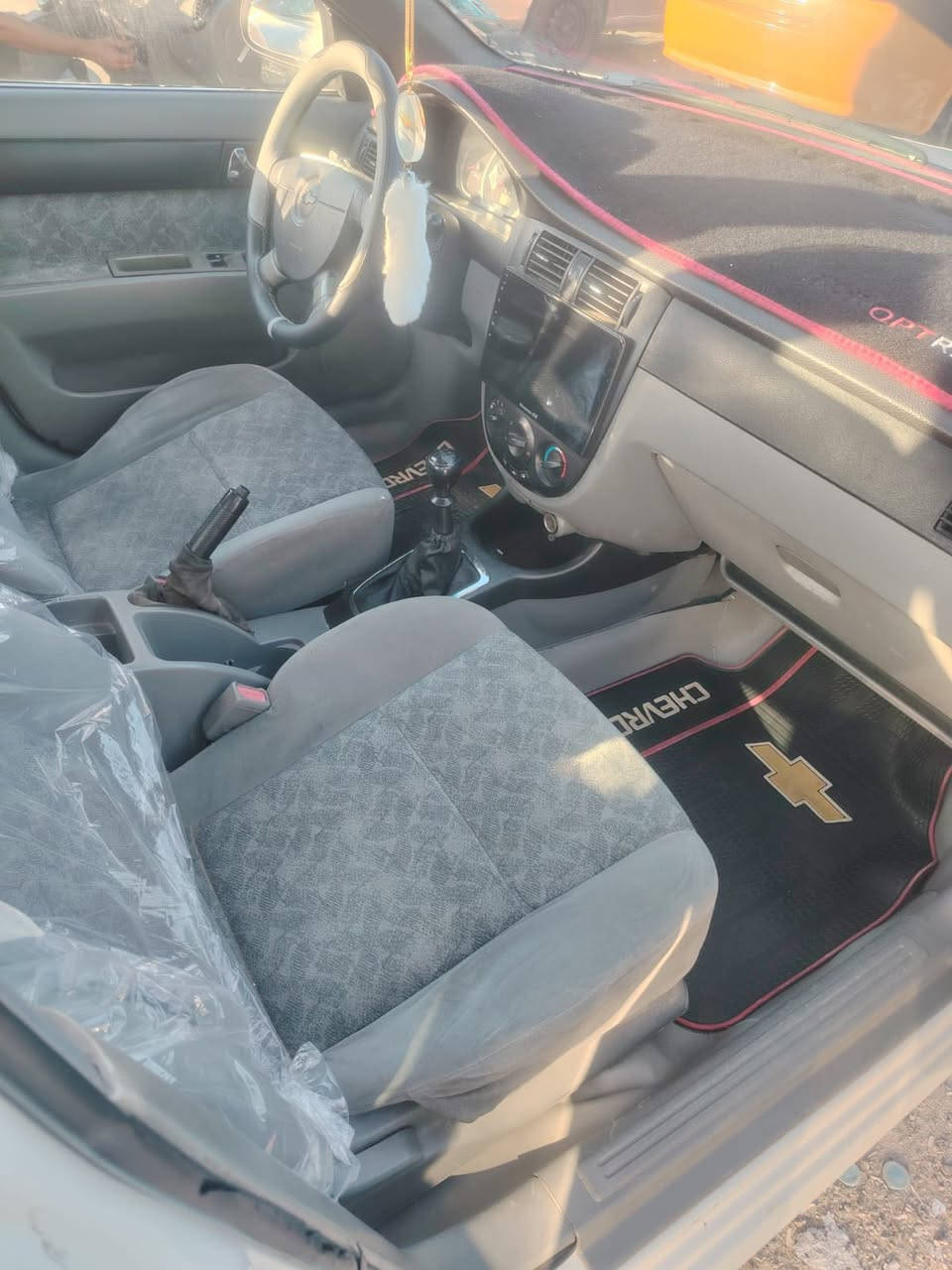 السلام عليكم
للبيع اوبترا  2004 رقم كركوك  الدولي جديد 
شرط لا صبغ ولا رش فقط صبغ اهلال بالجاملغ الايسر 
 السنويه لغايه 2030 بأسمي  السياره 
هزة ما صار شهر عليها
كير ومحرك شرط 
صدر جديد
كهربائيات كلها شغاله غرفته حلوه مسجل  شغال سماعات 
السياره احلى من الصور 
السعر 67 وبيها مجال قليل المكان  العلم

رقم الهاتف/***********
