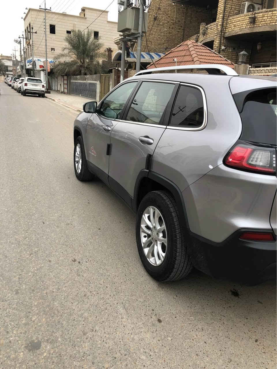 بيع مستعجل جيب بزوني موديل ٢٠١٩ محرك ٤سلندر يعني ٢٤٠٠ حادثها وصونارها موجود بالمنشور كدامك سياره باسمي توني محولها باسمي فقط قطعتين صبغ بنيد وجاملغ فقط مواصفات لاتثيود فور ويل يعني دفع رباعي سياره ماشيه ٨٥ سياره كامله مكمله بدون اي نقص وحتى كلوب سيرفس طافيه بيها سعرها كلش مناسب ب١٢٦$ورقه وبيها مجال بسيط مكان السياره موجود بالعماره محافظه ميسان وايضا يرهم مراوس بسياره كوينكس حديث رقم اوبدون رقم قبل لاتخابر اقرا منشور كلش زين قبل لا تخابر كلشي مذكور صونار وصوره الحادث وصورها الحالي اللي يحب يتصل عالرقم *********** عمارة, ميسان
