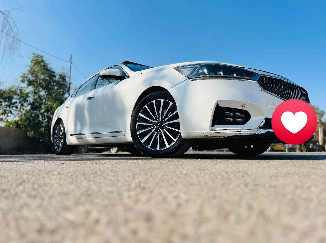 اللهم صلي على سيدنا محمد 
السلام عليكم اخوان كيا كادنزا للبيع موديل ٢٠١٨ وارد امريكي ٦ سلندر رقم بغداد دولي جديد بسمي شرط تحويل حادث بنيد مصبوغ نفسه وجاملغ بارد سياره كامله ع اخر حبه الفضل لله 
سياره فول مواصفات 
بانوراما سوده كامله 
بصمه تشغيل وبصمه ابواب بصمه جنطه 
مانع انزلاق
داخل صاج
اشاير جانيه 
شاشه كبيره 
فول تحكم ستيرن 
مري شفط 
تدفئه كشنات 
تبريد قطعتين 
رادار جانبي 
رادار خلفي 
حساسات خلفيه 
كشنات كهرباء جلد 
نظام ترحيب عند اقتراب 
فول للاخير سيارة السعر ١٥٤ وبيها مجال قليل حك جيه مكاني بغداد عامريه 
***********
*********** 
متواجد واتساب ايضاً 
(ملاحظه):- بيها طخه بدوسه بعدها ع وضعها
