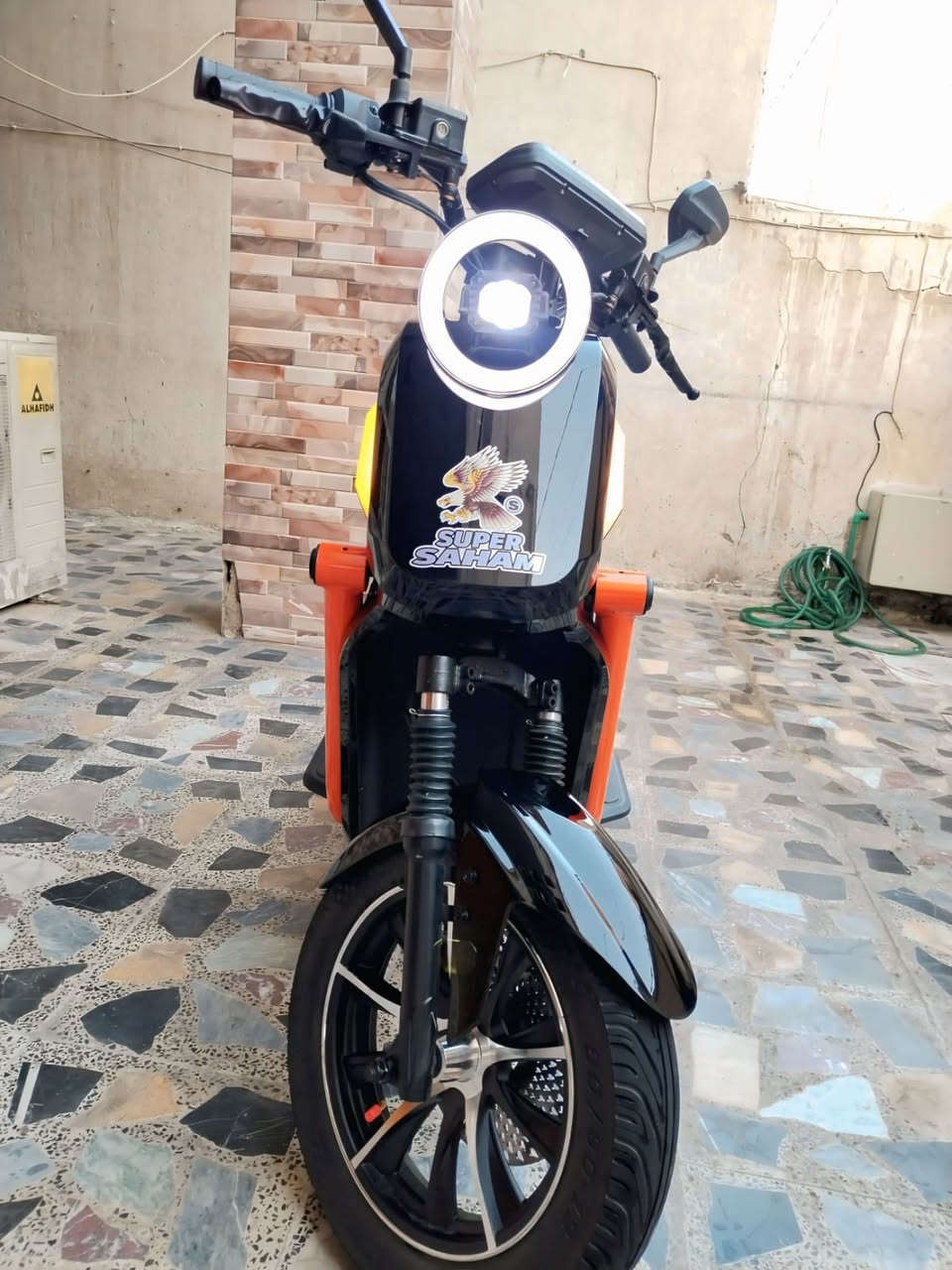 سلام عليك دراجه شحن للبيع المواصفات موجوده بالمكاتبه مالته الدراجه خير من الله امانه الله ورسول يعني ماشالله كلش قويه شحنه فول ولله العظيم. السعر 700 وبيه مجال بغداد حي القاهره للستفسار ***********
