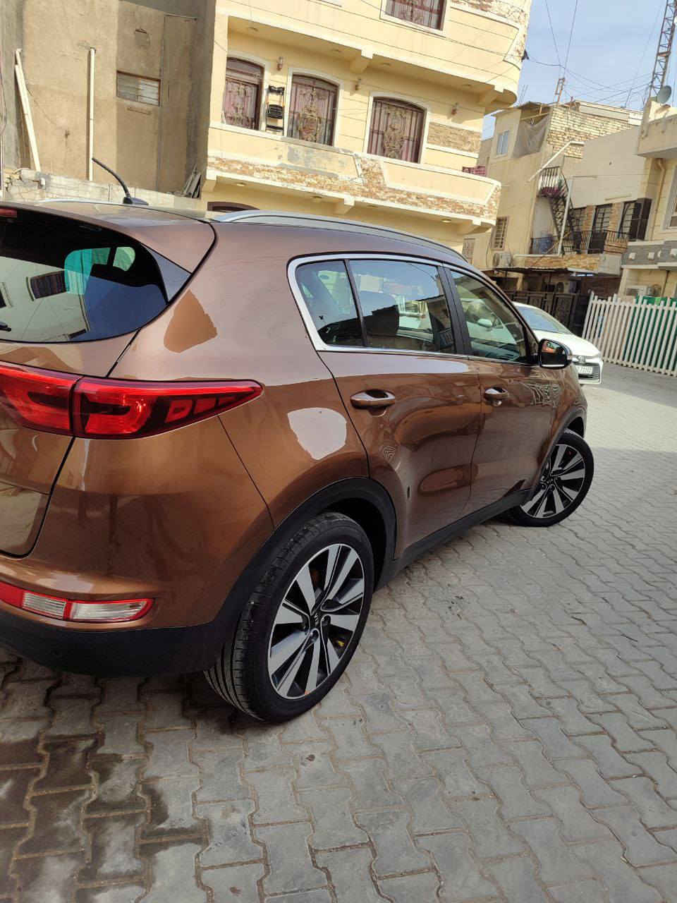 السلام عليكم

كيا سبورتج 
 موديل 2017
ماشية 70 الف حقيقي 
موصفاتها : بانورمار 
مكينة 1600 
لد نهاري  + بك لايت LED 
لايت ضباب
ويل كب 19
تحكم ستيرن فول مع تحكم بلوتوث
قطعتين تبريد امامي خلفي 
لايت اوتو
نضام منحدرات
5 ويل كب 
شاشة اعطال
بانوراما 
مري طي أوتو 
اشيار بل مري 
دبل اسويج مال شركة 
سياره فول عده البصمه او الجلد 
رقم اربيل سنويه او هزه جديد باسمي تحويل مباشرة 
السعر 160 اوبيه مجال قليل 
للتواصل *********** بي واتساب
