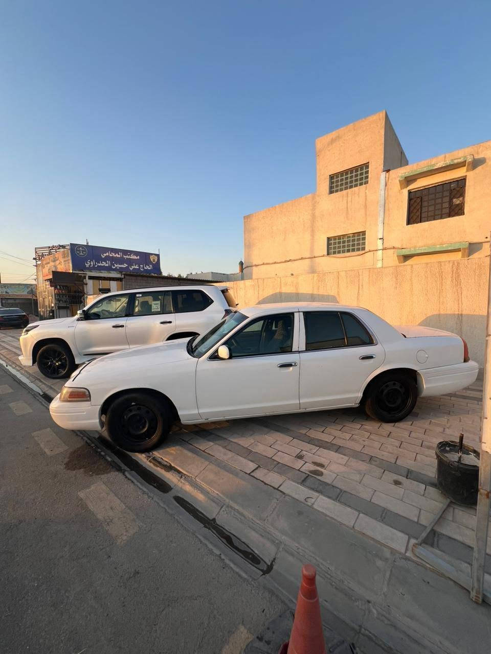 السلام عليكم للبيع فورد فكتوريا مزاده بابل تترقم بابل موديل 2007 كير ومكينه 3000 سته سلندر كير مكينه تخم تاير تبريد ثلج ويه السويج كهربائيات كله شغله تخم تاير مكفولة من الضربه سعره خمس ملاين ونص وبيه مجال مكاني نجف الاستفسار اكثر ***********
