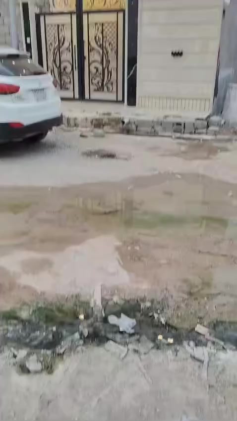 دار للبيع مشيرفه  الثانيه النسيج بناء 
حديث ملك صرف شرط التحويل
مساحه الدار 100جبها 5
طابقين 3غرف نوم بيت زيرو 
اي استفسار مراسله الصفحه او الاتصال على 
الرقم 
***********
***********
