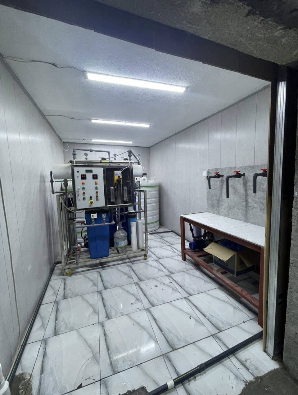 السلام عليكم
منظومة ماء 1000 ع الساعة نصف اوتوماتيك مستعملة قليل جدآ للبيع لعدم التفرغ 

كاملة مع خزانين لكل خزان 1500 لتر مع ميز تعبئة منظومة ايطالية وبورد الماني شنايدر السعر 6،000،000 للاستفسار الاتصال ***********
