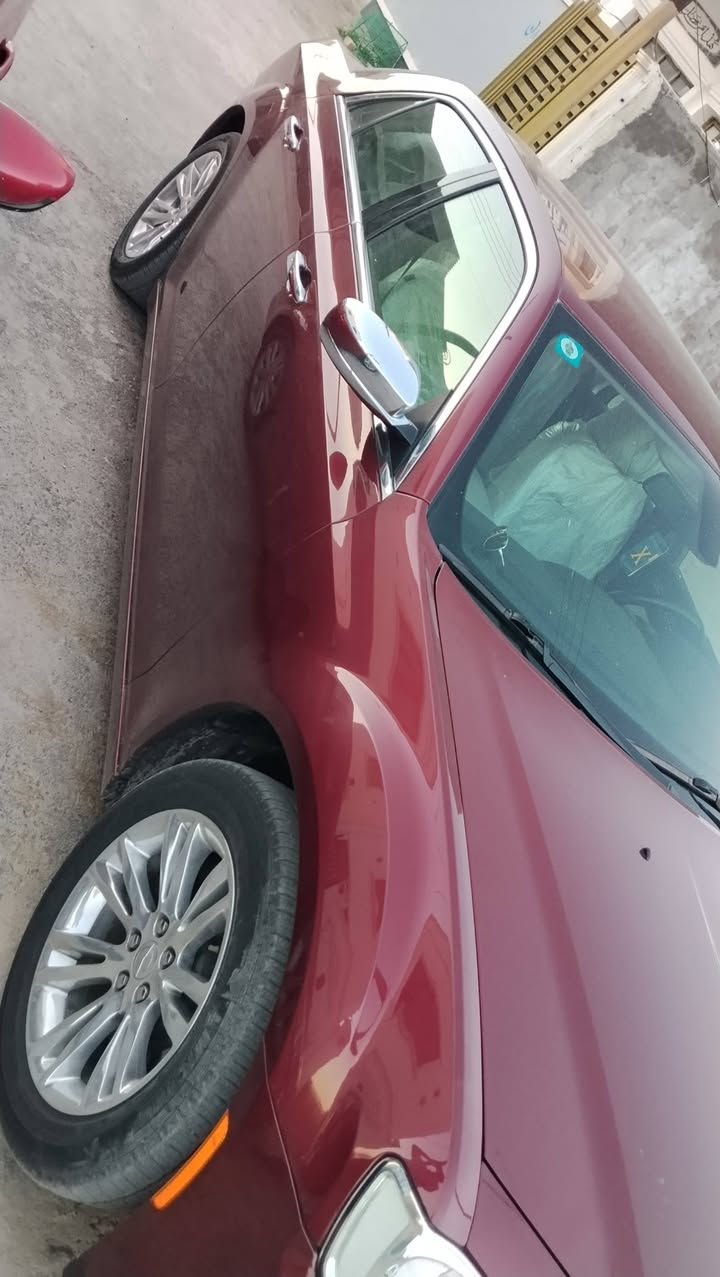 كرايسلر اوباما C300 2019 خليجي لون مميز داخل ابيض ملكي ماشيه 22000 كفالة عامة مكانه بغداد الدورة. للاستفسار الاتصال على الرقم ***********
